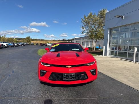 Used 2017 Chevrolet Camaro SS image 2