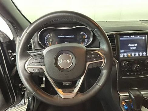 Used 2018 Jeep Grand Cherokee Laredo AWD/4WD image 14