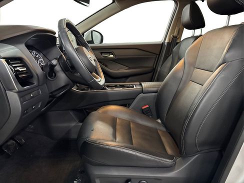 Used 2022 Nissan Rogue SL w/ SL Premium Package image 9