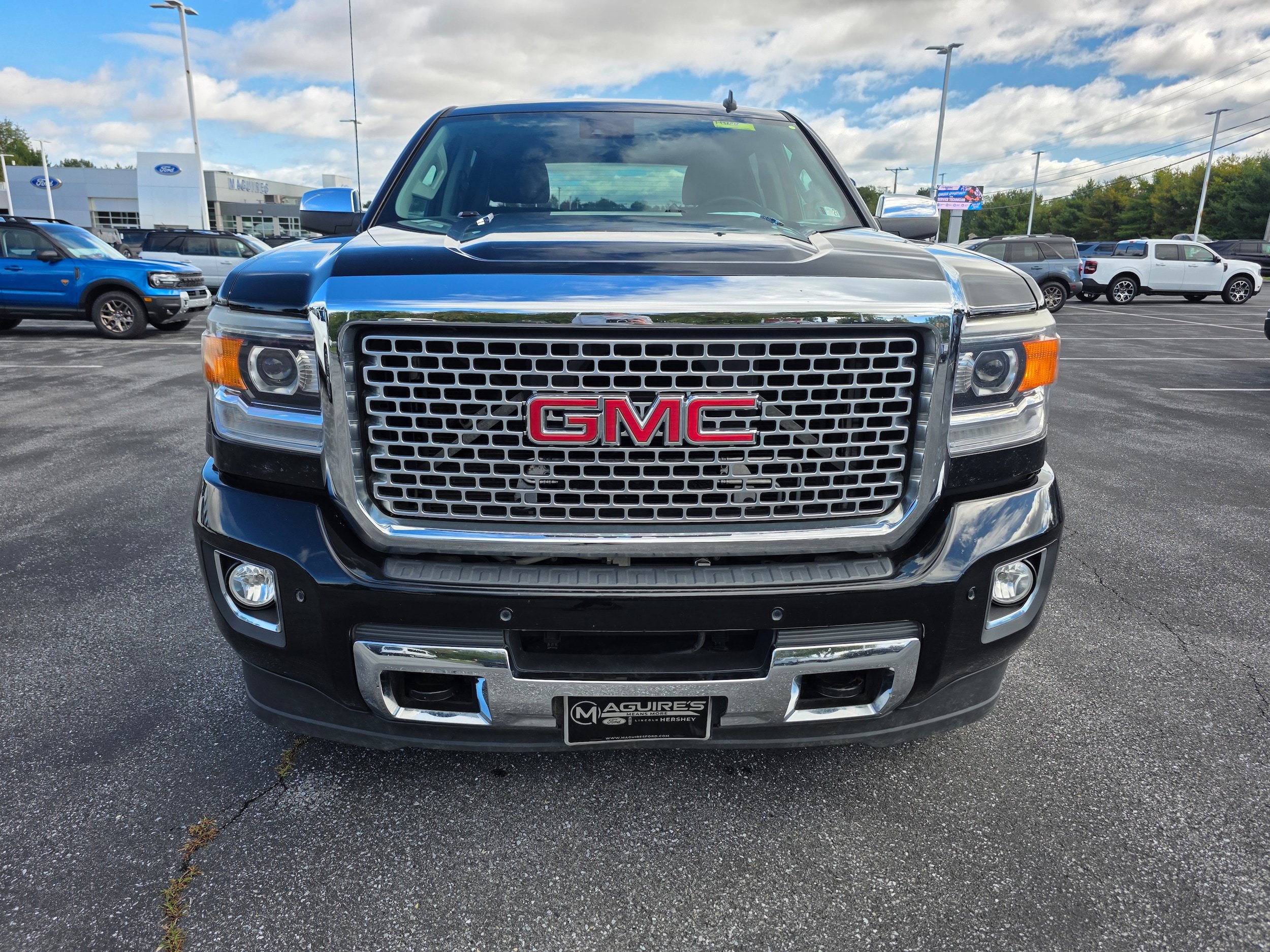 Used 2015 GMC Sierra 2500 Denali w/ Duramax Plus Package AWD/4WD image 8