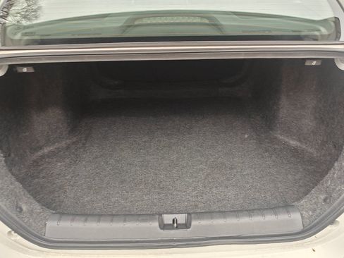 Used 2019 Honda Insight EX image 12