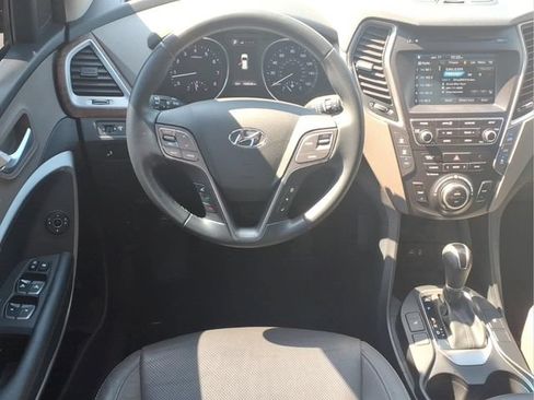 Used 2017 Hyundai Santa Fe Limited FWD image 6