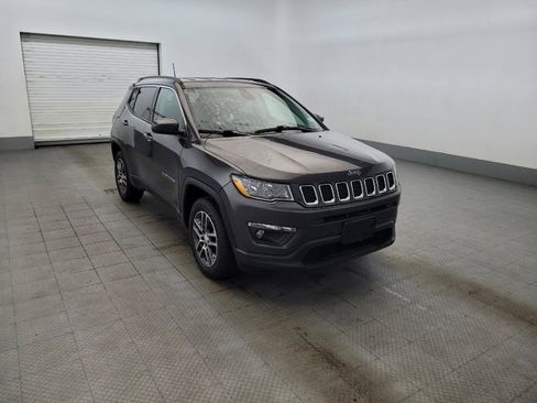 Used 2017 Jeep Compass Latitude w/ Popular Equipment Group AWD/4WD image 13
