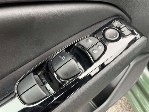 Used 2025 Nissan Altima 2.5 SR w/ SR Premium Package image 17