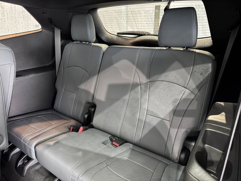Certified 2023 Buick Enclave Essence w/ Experience Buick Package AWD/4WD image 6
