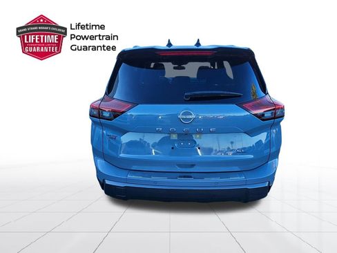 Used 2025 Nissan Rogue SL w/ Tech Package FWD image 8