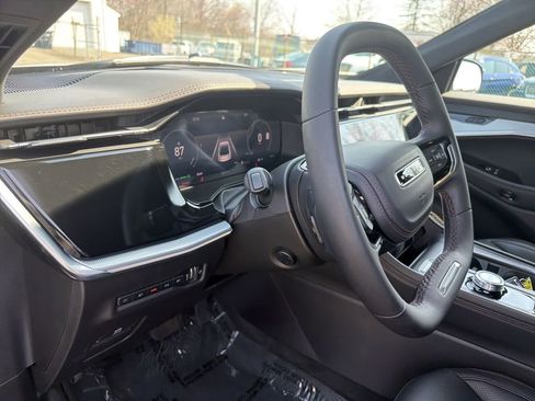 Used 2024 Jeep Wagoneer Launch Edition image 20