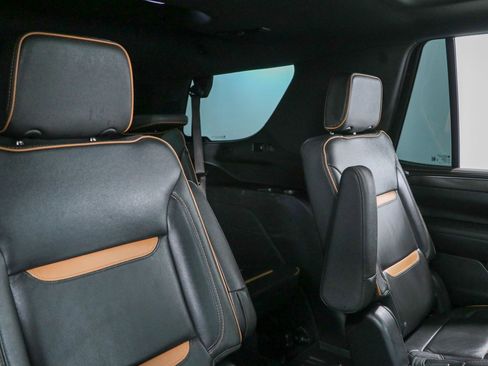 Used 2024 GMC Yukon AT4 AWD/4WD image 32