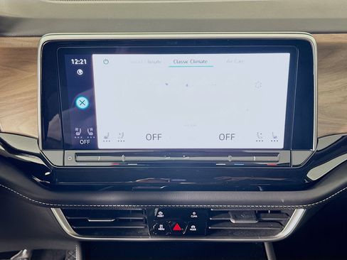 Used 2024 Volkswagen Atlas SE image 22