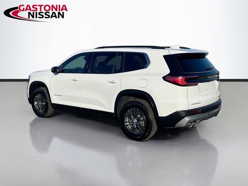 Used 2025 GMC Acadia Elevation image 6