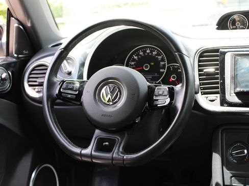 Used 2012 Volkswagen Beetle 2.0T FWD image 21