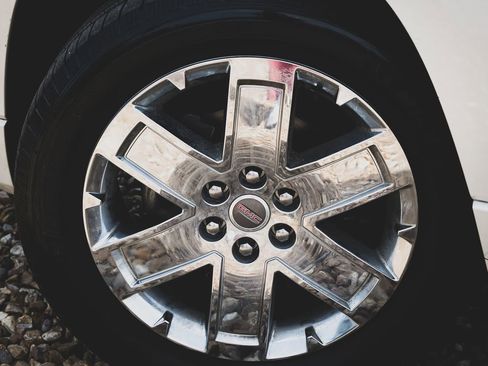 Used 2014 GMC Acadia Denali image 3