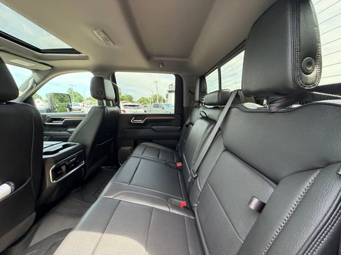 Used 2025 GMC Sierra 3500 Denali w/ Denali Reserve Package AWD/4WD image 16