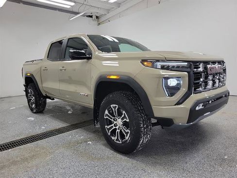 Used 2024 GMC Canyon AT4 w/ AT4 Premium Package image 2