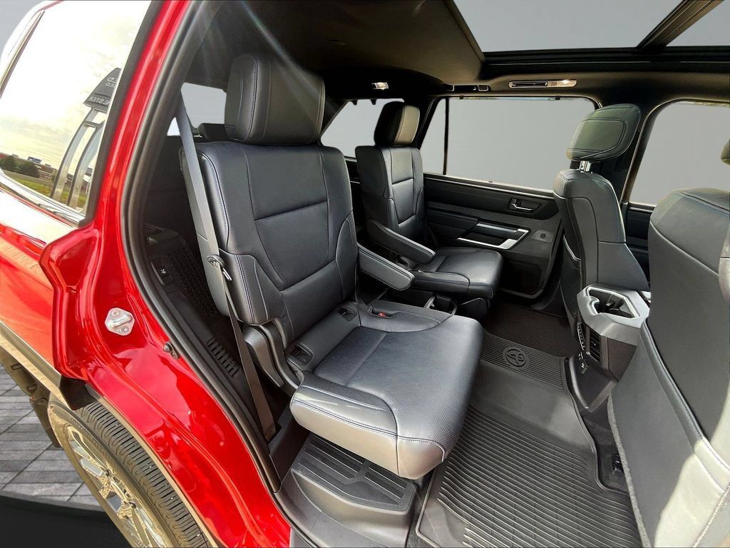 Used 2024 Toyota Sequoia Platinum AWD/4WD image 27
