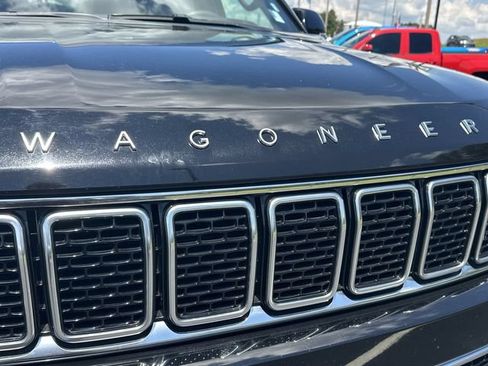 Used 2024 Jeep Wagoneer Series III AWD/4WD image 31
