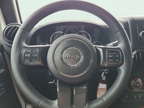 Certified 2018 Jeep Wrangler Unlimited Rubicon AWD/4WD image 27
