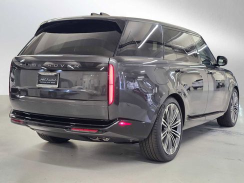 New 2025 Land Rover Range Rover Long Wheelbase SE image 5