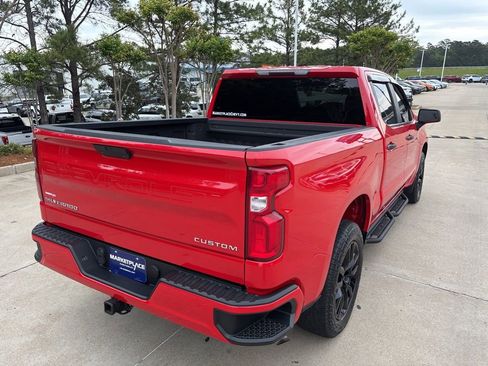 Used 2020 Chevrolet Silverado 1500 Custom w/ Custom Value Package image 11