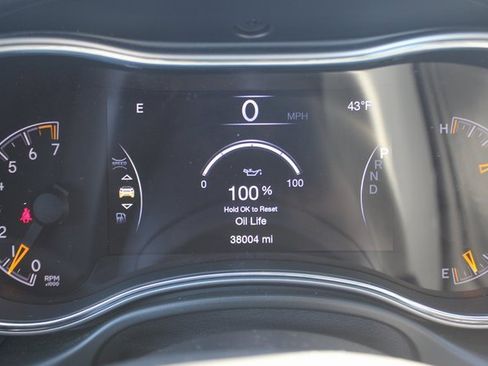 Used 2022 Jeep Grand Cherokee Laredo X image 17