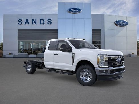 New 2026 Ford F350 XL w/ XL Chrome Package AWD/4WD image 7