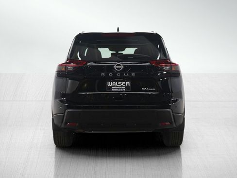 Used 2024 Nissan Rogue SV w/ SV Premium Package image 4