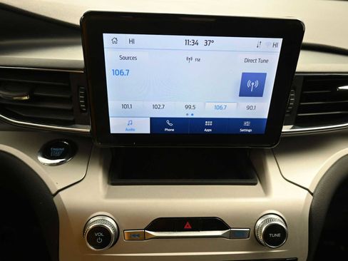 Used 2023 Ford Explorer XLT w/ Equipment Group 202A image 21