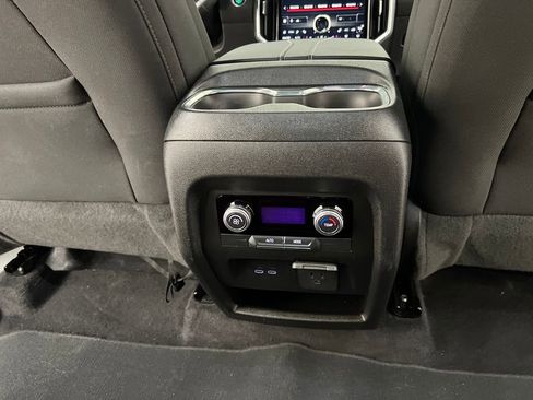 Used 2025 GMC Acadia Elevation image 25