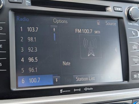 Used 2019 Toyota Highlander XLE image 22