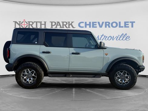 Used 2024 Ford Bronco Badlands AWD/4WD image 4