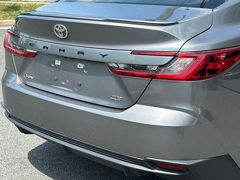 Used 2025 Toyota Camry SE w/ Convenience Package FWD image 5