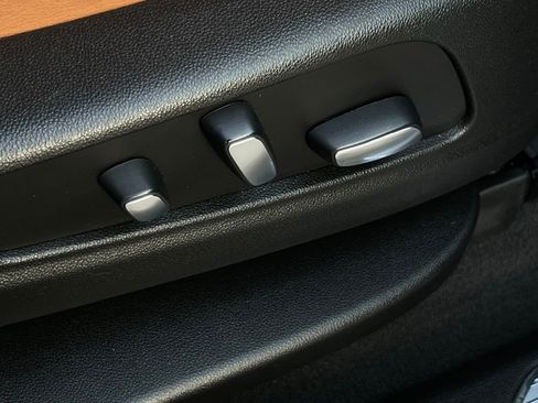 Certified 2021 Cadillac XT5 Premium Luxury w/ LPO, Floor Liner Package image 24