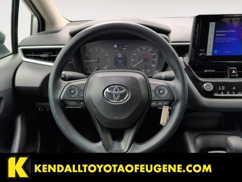 Used 2025 Toyota Corolla LE FWD image 12