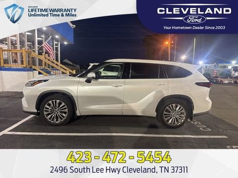 Used 2022 Toyota Highlander Platinum image 1