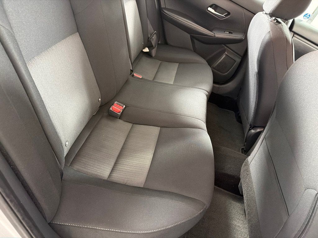 Used 2023 Nissan Sentra SV FWD image 19