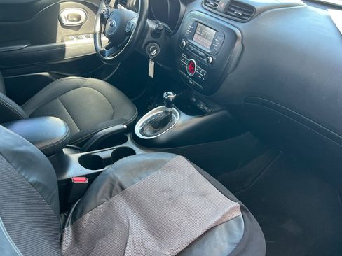 Used 2017 Kia Soul + w/ Designer's Package FWD image 17
