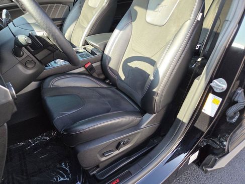 Used 2024 Ford Edge ST w/ Equipment Group 401A AWD/4WD image 21