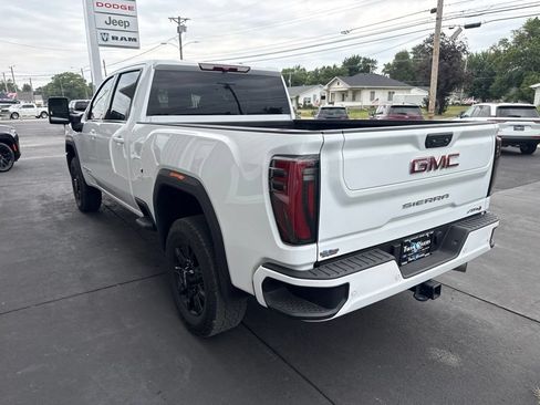 Used 2025 GMC Sierra 2500 AT4 AWD/4WD image 5