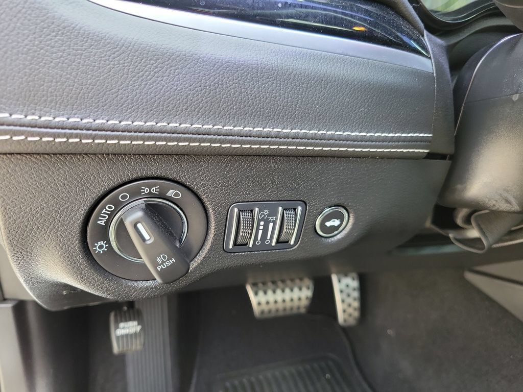 Used 2023 Chrysler 300 C RWD image 24