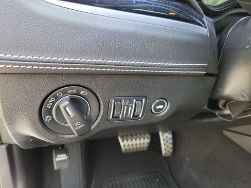 Used 2023 Chrysler 300 C RWD image 24