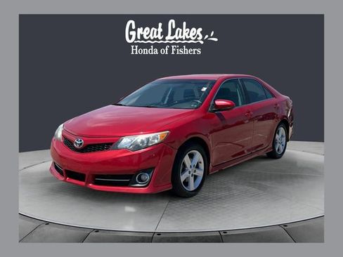 Used 2013 Toyota Camry SE FWD image 1