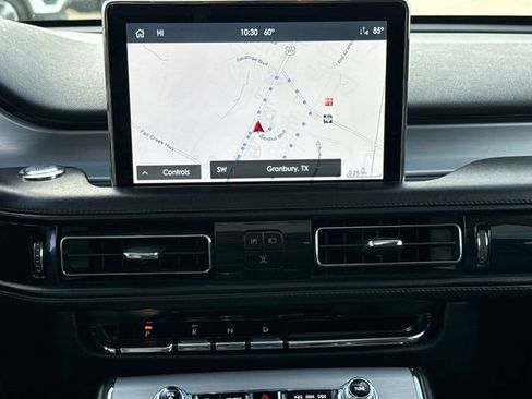 Used 2023 Lincoln Aviator AWD w/ Premium Package image 12