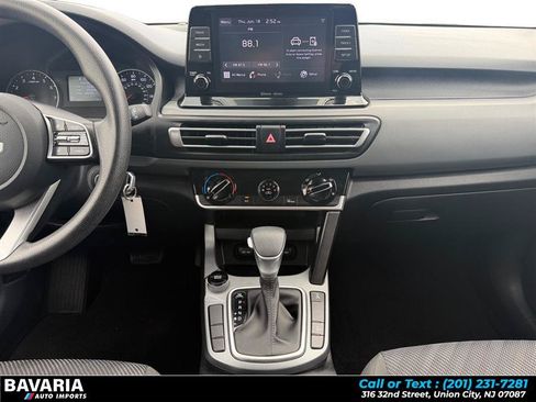 Used 2023 Kia Seltos LX AWD/4WD image 14
