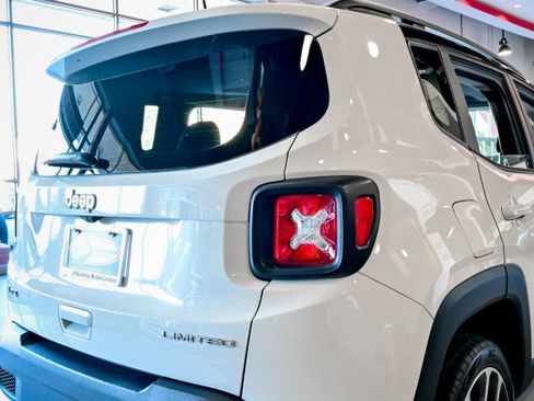 Used 2022 Jeep Renegade Limited w/ Sun, Sound & Wheels Group image 11