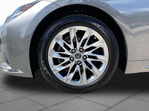 Used 2022 Lexus LS 500 AWD w/ Interior Upgrade Package image 11