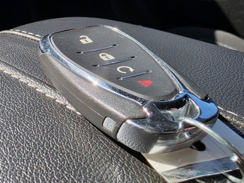 Used 2025 Chevrolet Blazer LT image 30