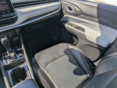 Used 2022 Jeep Compass Latitude w/ Sun and Sound Group image 18