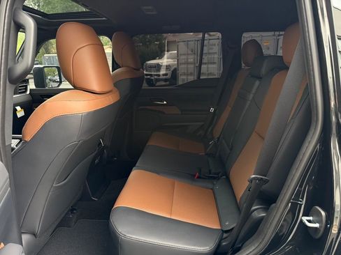 Used 2026 Lexus GX 550 w/ Accessory Package (ZB) AWD/4WD image 27