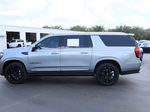 Certified 2024 GMC Yukon XL Denali AWD/4WD image 6