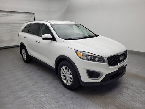 Used 2018 Kia Sorento LX image 11